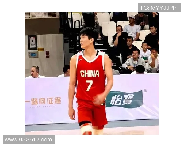 李根的篮球之路：从青涩少年到职业赛场的辉煌历程与奋斗精神