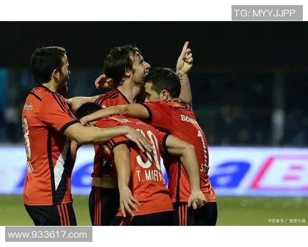 竞技俱乐部与圣塔菲的激烈对决展现足球魅力与团队精神的巅峰较量