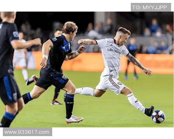 皇家盐湖与伐木者的激烈对决揭示了篮球战术与团队合作的重要性 皇家盐湖与伐木者的激烈对决揭示了篮球战术与团队合作的重要性