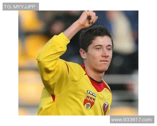 莱万领衔球队再创辉煌新赛季目标直指冠军荣耀 莱万领衔球队再创辉煌新赛季目标直指冠军荣耀