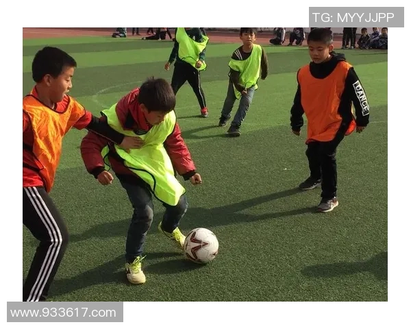 雅典与卢甘斯克的激烈对决展现足球魅力与战术智慧