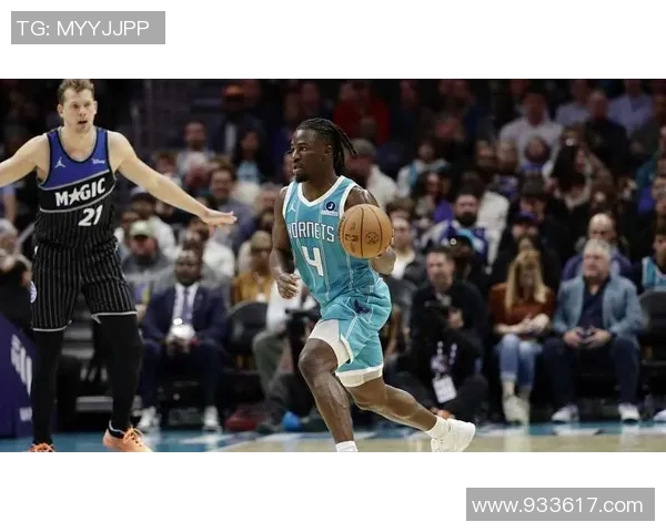 夏洛特黄蜂主场迎战迈阿密热火双方争夺季后赛席位的关键对决 夏洛特黄蜂主场迎战迈阿密热火双方争夺季后赛席位的关键对决